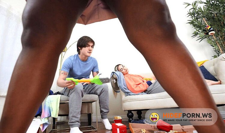 BrazzersExxtra.com/Brazzers.com - Osa Lovely - House Cleaning Serviced [FullHD 1080p]