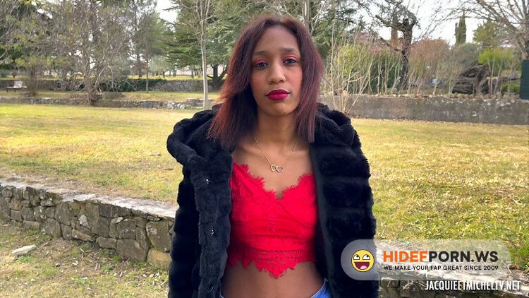 JacquieEtMichelTV.net - Candie Luciani, Reyna Delflow - La premiere experience saphique de Reyna [FullHD 1080p]