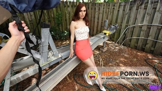 BrattyMILF - Kiki Vidis - Stepmom Ends Her Dick Drought [2023/SD]