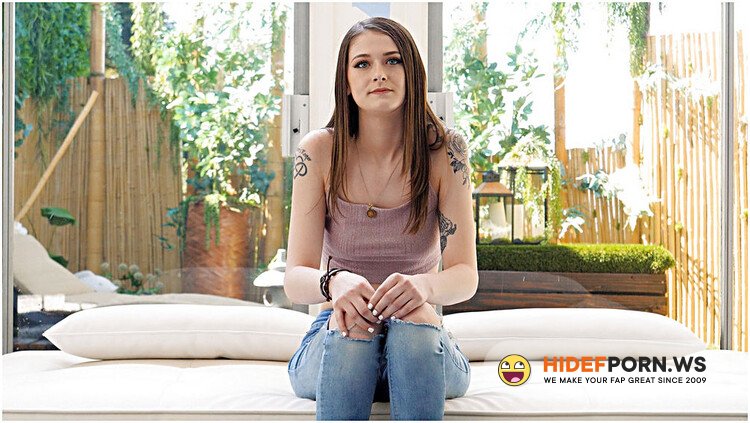CastingCouch-HD - Meloni aka Meloni Moon - 19 yr Old Fucks 1st Black Guy [HD 720p]