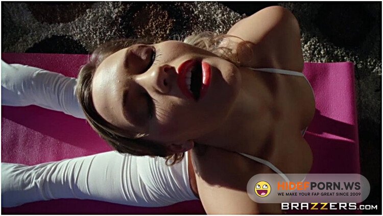 MiaMalkovaXXX - Mia Malkova - White Yoga Pants [HD 720p]