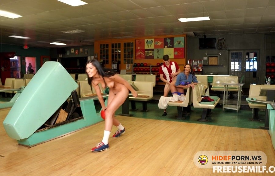 FreeUseMILF - Armani Black, Aubrey Babcock - Bowled Over [2023/FullHD]