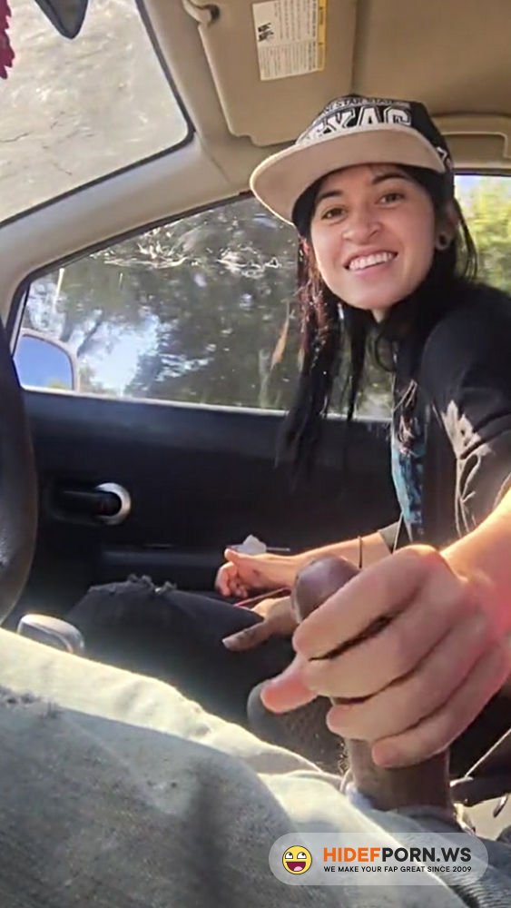 Onlyfans.com - Lesbian Gives Friend Handjob In Car [FullHD 1080p]