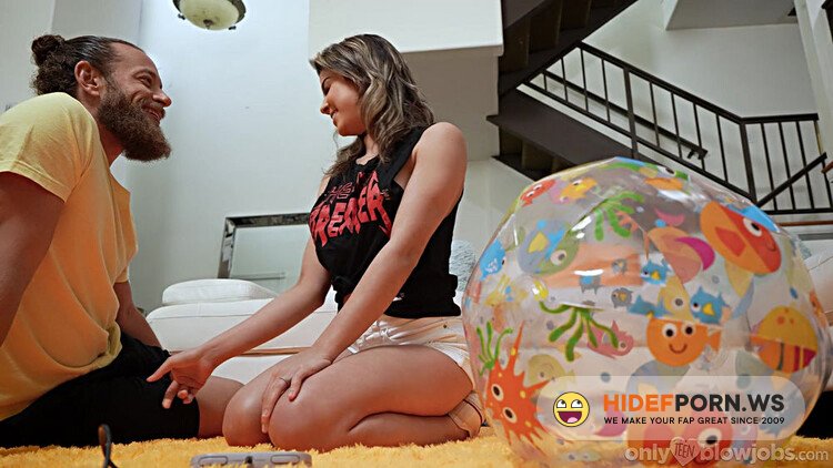 OnlyTeenBlowJobs.com/BlowPass.com - Kylie Rocket .. [FullHD 1080p]