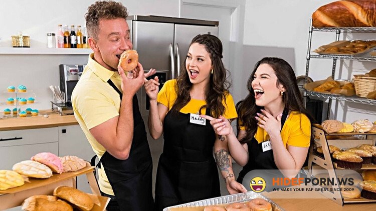 BrazzersExxtra.com / Brazzers.com - Maddy May & Lily Lou (Biz Up Front, Party In the Back) [Full HD 1080p]