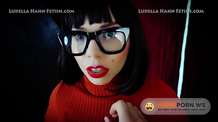 Clip4Sale - Velma  Daphne Become Frozen Dolls - Mannequin Transformation Cosplay Parody [SD 480p]