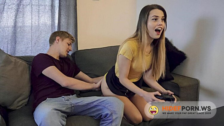 TrueAmateurs - Jamie Young (Cute Gamer Girl Gets Creampied By Her Boyfriend) [Full HD 1080p]