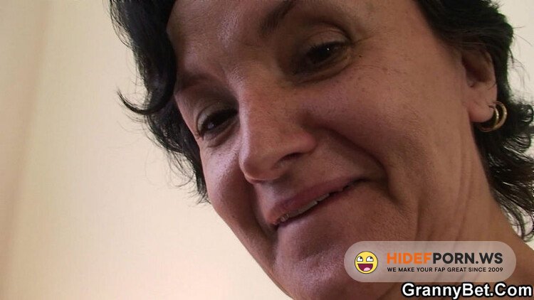 Grannybet - Tourist Granny Gets Humped [FullHD 1080p]