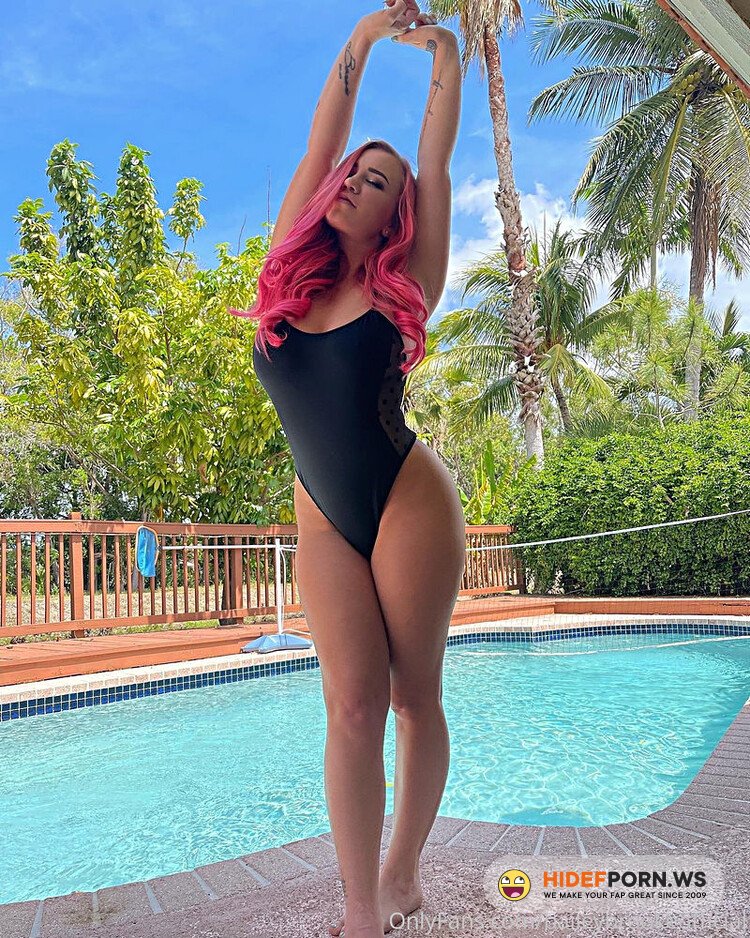 Onlyfans - Bailey Brooke 50 [SD 672p]