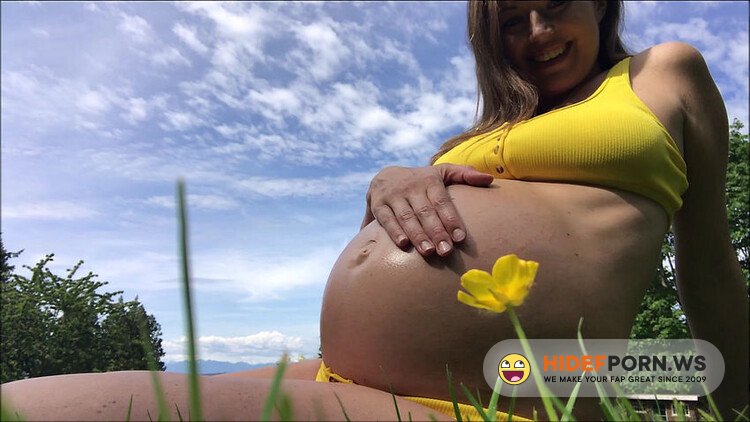 ManyVids - WinnieCooper - Belly Button Fetish OUTDOORS [FullHD 1080p]