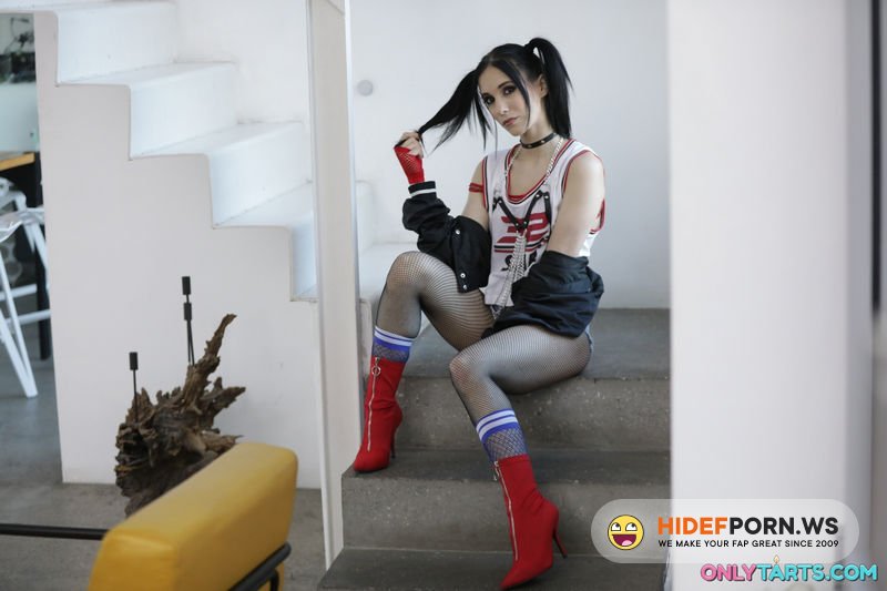 OnlyTarts.com - Nikki Fox - Special Delivery [UltraHD/4K 2160p]