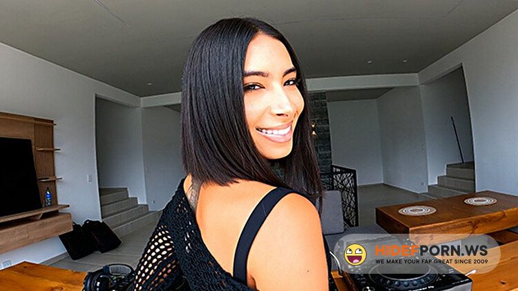 Pornhub - Seduced a DJ And He Gives Me a Special Class | POV [FullHD 1080p]