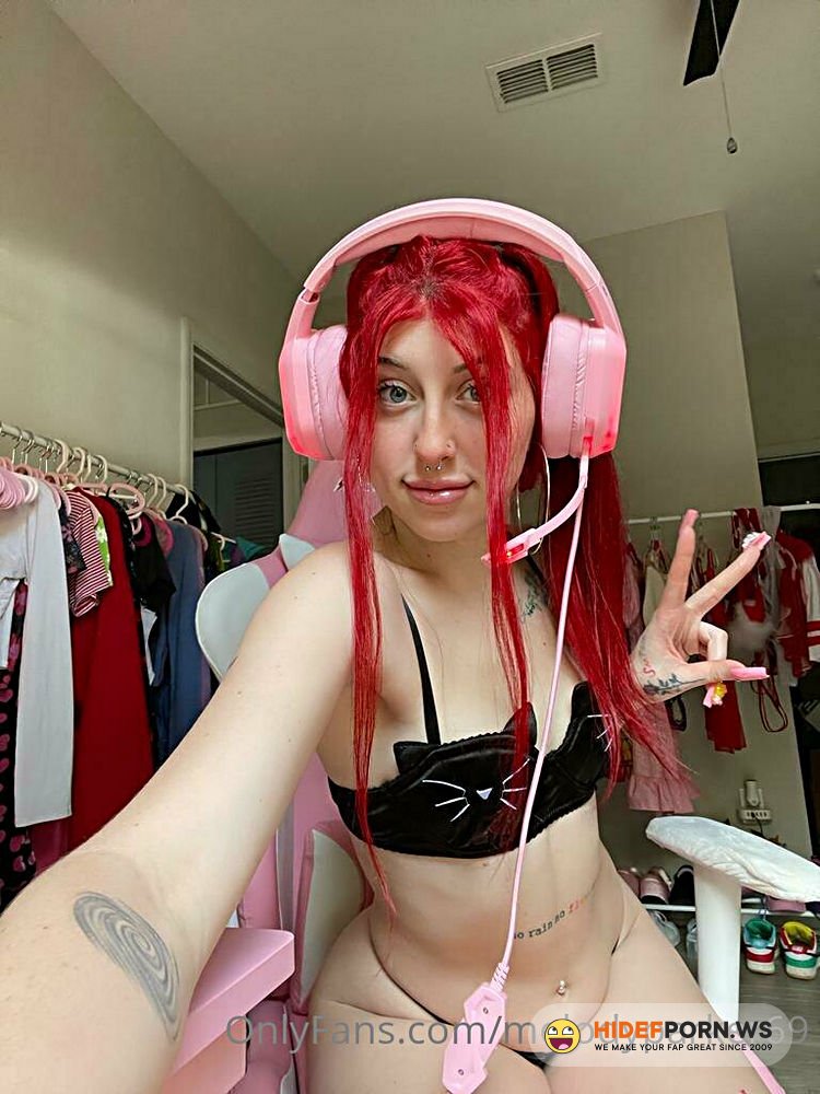 Onlyfans - Melody Parker-03-10-2018-14178737-Sharing Boyfriends [SD 540p]