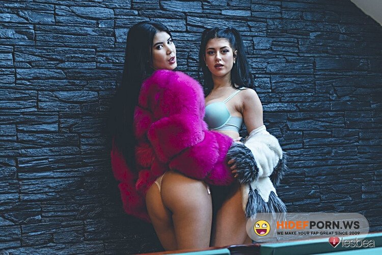Lesbea / SexyHub - Lady Dee, Atlanta Moreno - Big tits bunny has treats to share [Full HD 1080p]