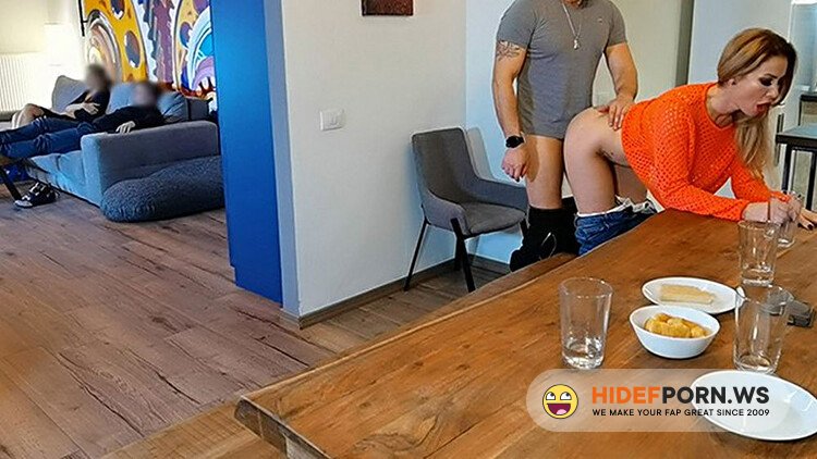 Pornhub - Cheating Partners In Front Of Them- WetKelly [FullHD 1080p]