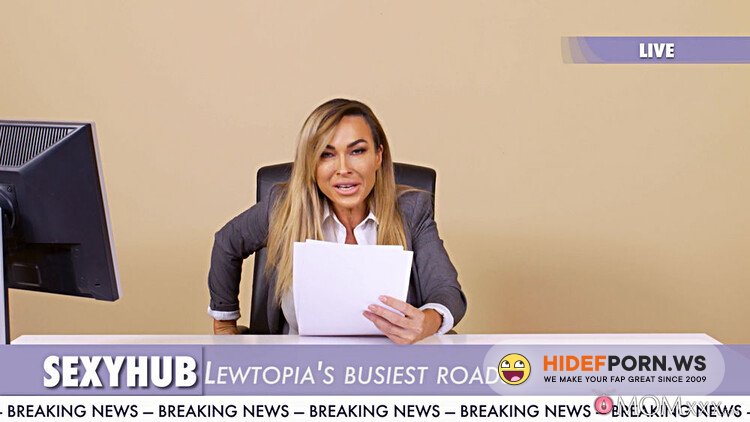MomXXX / SexyHub - Aubrey Black (Wild sex newsdesk squirt scandal) [Full HD 1080p]