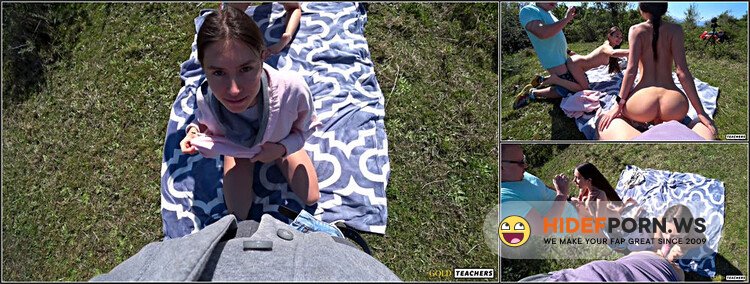 Two Awesome Married Couples GoldTeachers And PassionBunny Fuck In The Field (First Foursome) [FullHD 1080p]
