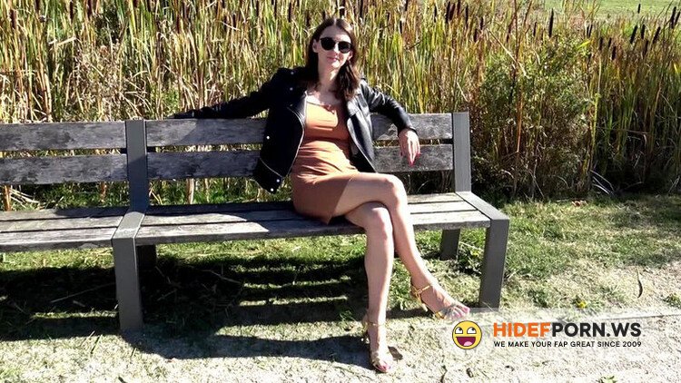 JacquieEtMichelTV.net/Indecentes-Voisines.com - Pauline ressent l'appel de la luxure [FullHD 1080p]