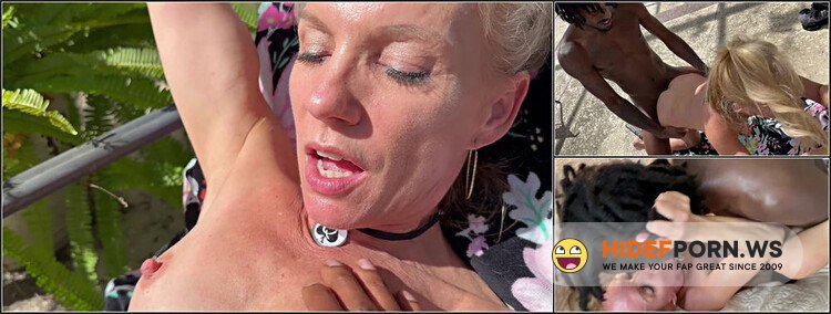 Only Fans - Bella Bare Pool Boy Sees HotWife PetiteProfXXX Sunbathing Topless [FullHD 1080p]