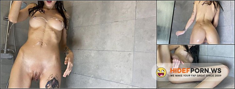 Fox Alina - Sexy Russian Girl Masturbates In The Shower [FullHD 1080p]