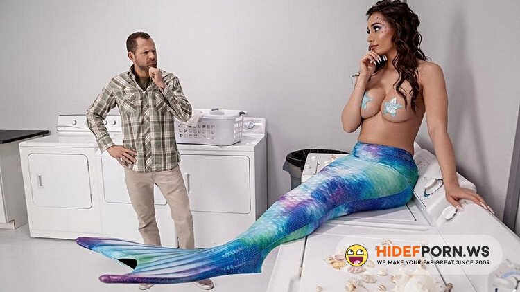 BrazzersExxtra / Brazzers - Desiree Dulce (Out From The Deep) [Full HD 1080p]