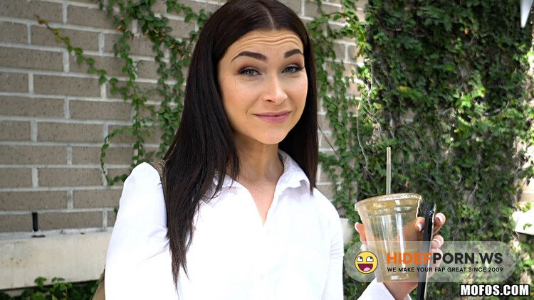 PublicPickUps / Mofos - Jennifer Jacobs (Pilates Instructor Fucks in Alley) [Full HD 1080p]