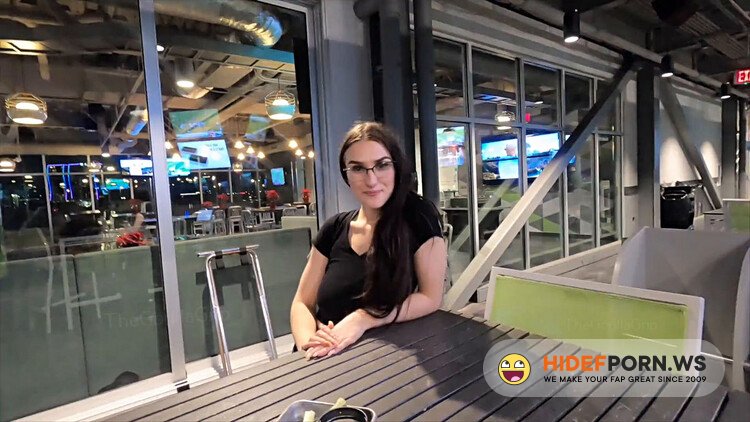 FUCKING WAITRESS AT TOP GOLF 4K Twitter Thegorillagrip [FullHD 1080p]