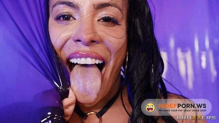 BigWetButts.com/Brazzers.com - Luna Star: Cum Thru 4 [HD 720p]