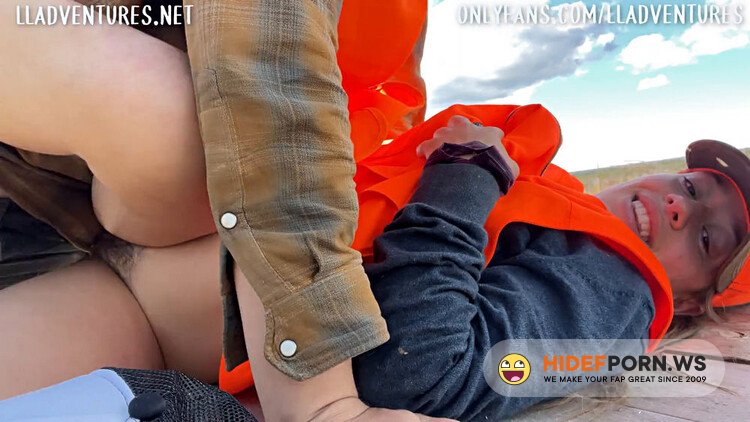 Sexy Teen Slut Needs Dick In Treestand - Outdoors Public [FullHD 1080p]