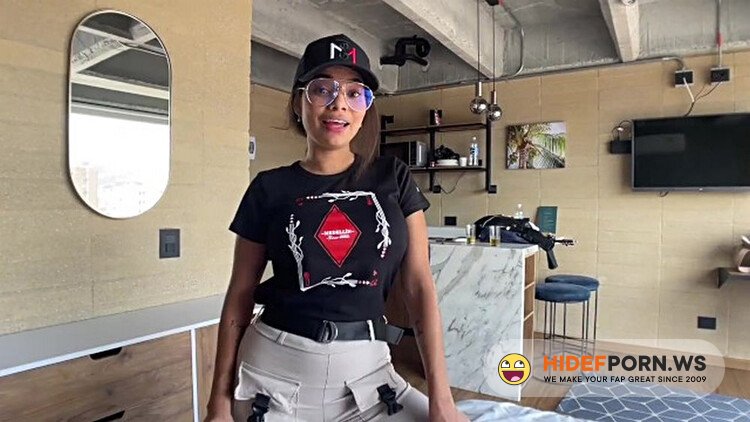 Busty Big Ass Latina MILF Fucks During Interview For Johnny Grey [FullHD 1080p]
