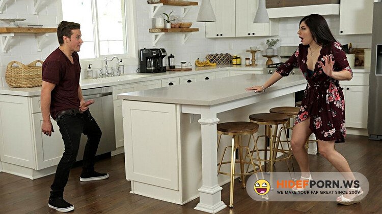 MomsTeachSex / Nubiles-Porn - Keira Croft - Stepsons One Eyed Monster [Full HD 1080p]