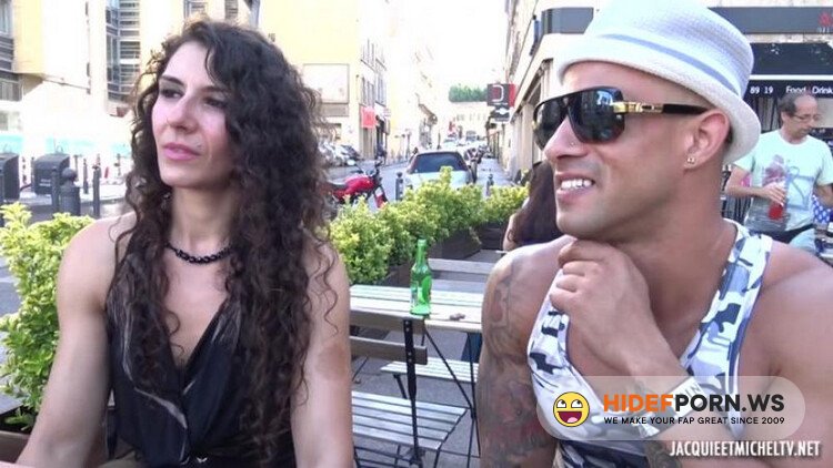 JacquieEtMichelTV.net / Indecentes-Voisines - Laura (Laura, 29ans, passion bodybuilding) [Full HD 1080p]