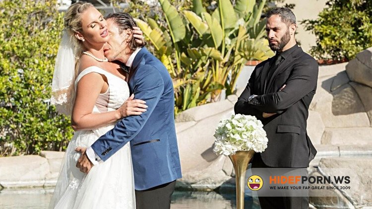 RealWifeStories / Brazzers - Phoenix Marie - BrideZZilla: A Fuckfest At The Wedding part 3 [HD 720p]