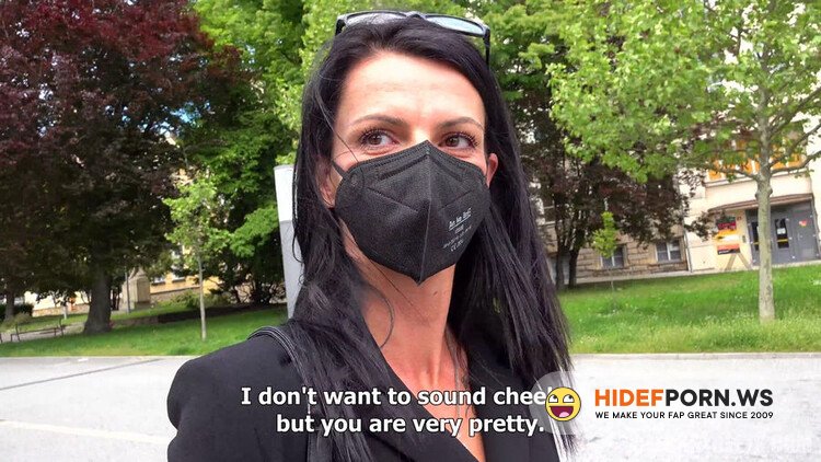 CzechStreets/CzechAV - Milf Walking On Public With Vibrator [UltraHD/4K 2160p]