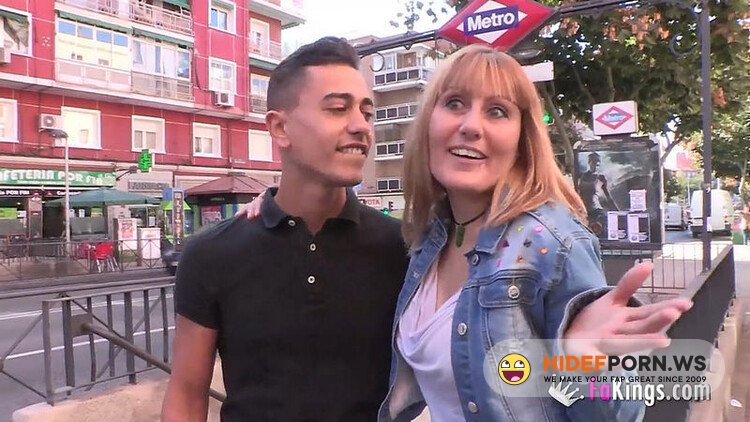 Clubmaduras.com/Fakings.com - Nuria MILF: La MILF tetona de 37 anos inicia en el porno a su sobrino del pueblo de 19: el yogurin le dura dos asaltos [HD 720p]