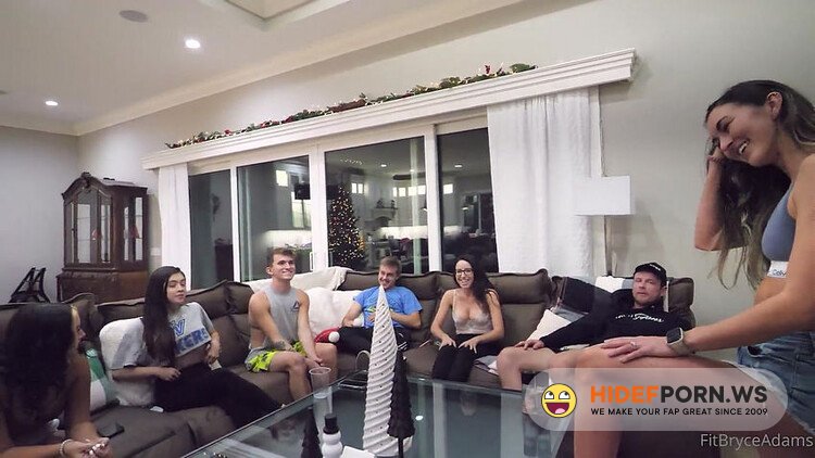 Onlyfans.com - Bryce Adams, parislafreak, mistress.alexis, Holly Jane, Ashley: A Christmas Story Bryce Edition [FullHD 1080p]