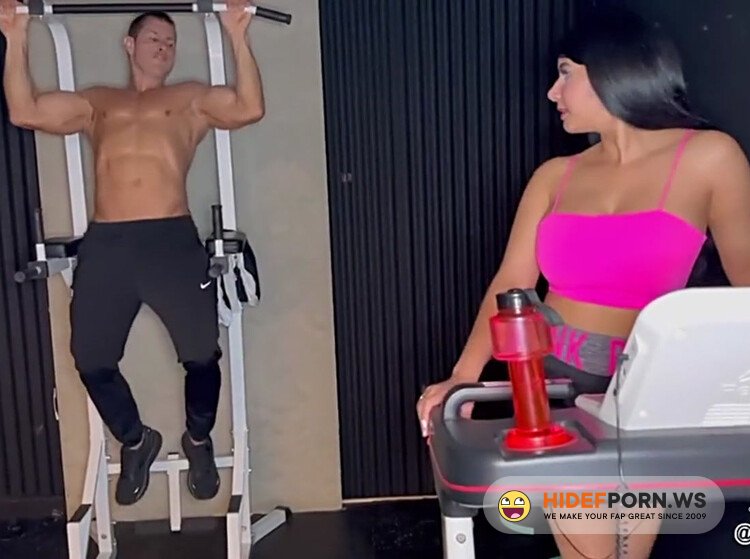Horny Busty Girl Swallows Huge Cock In The Gym - Amanda Rabbit Duncan Saint [HD 720p]