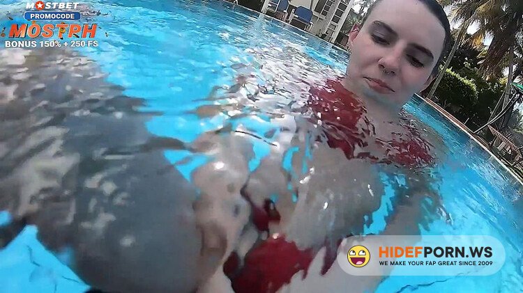 Pornhub - Wet and Wild Poolside Blowjob Romantic Couple Underwater Lust at its Finest NASHIDNI [FullHD 1080p]