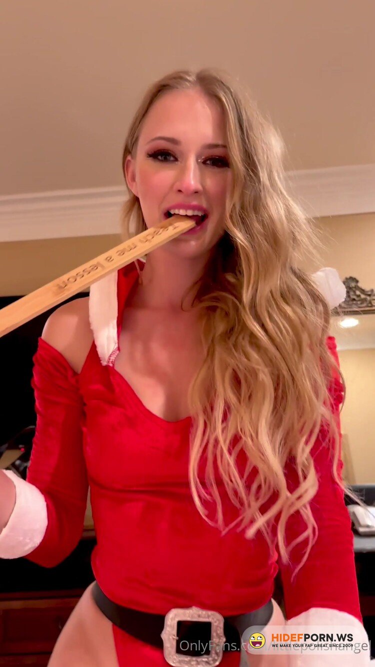 Onlyfans - LittlePolishAngel - Merry XXXMas! [UltraHD 2K 1920p]