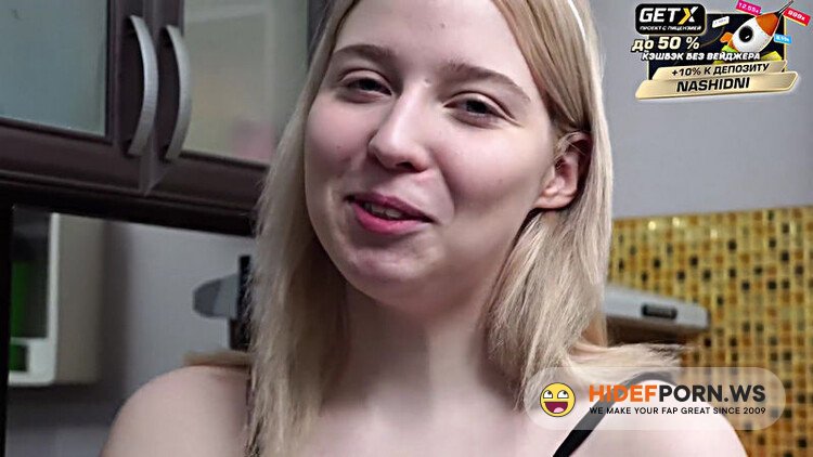 Seasoned The Salad With Fresh Cumshot - Kira Viburn [FullHD 1080p]