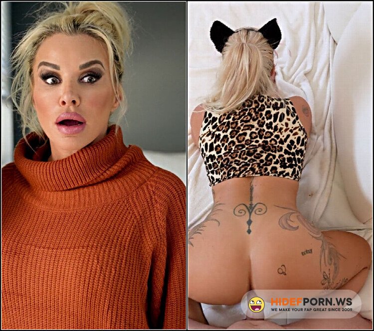 PervMom/TeamSkeet - Robbin Banx - A Thing For Cougars [FullHD 1080p]