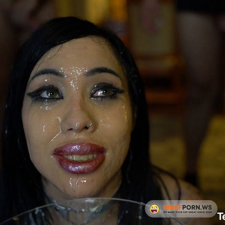 TexxxasBukkake/TexasBukkake.com/ManyVids.com - Jasmin Dark - 1st Gangbang, Bukkake [HD 720p]