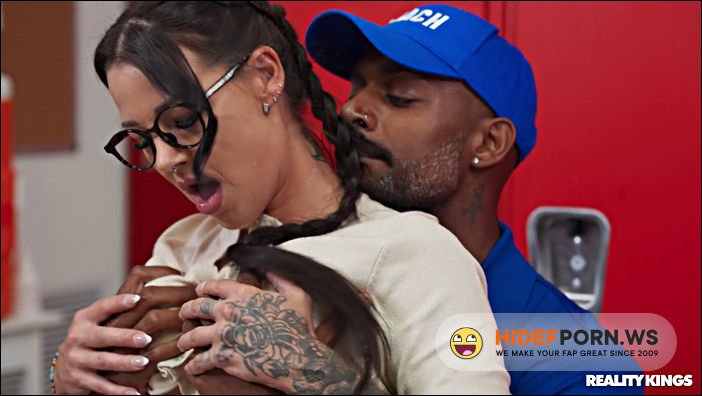 Evelin Stone - My Cooch Needs a Coach [FullHD 1080p]