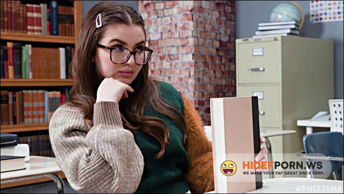 Bella Rolland, Leana Lovings, Sophia Burns - Not Interested In Intellectual Pursuits [FullHD 1080p]