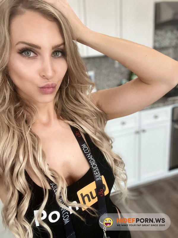 Onlyfans - Alix Lynx Clip 041120174700895 [FullHD 1080p]