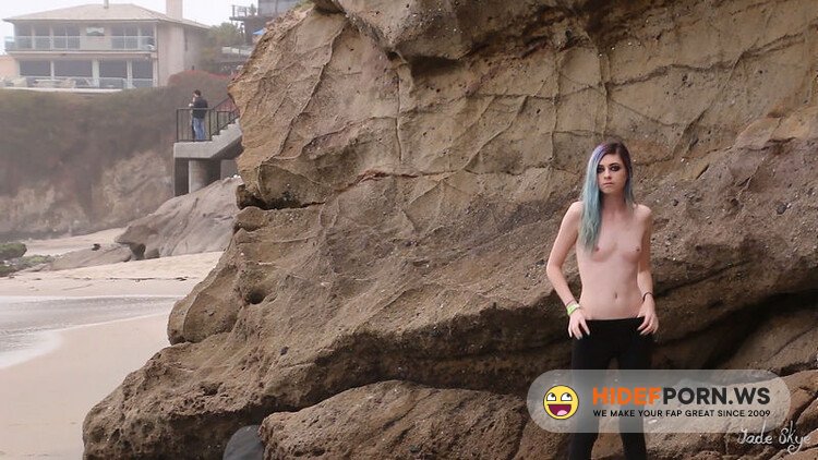 ManyVids.com - JadeSkye : Teen Public Nudity,Private Blowjob [FullHD 1080p]