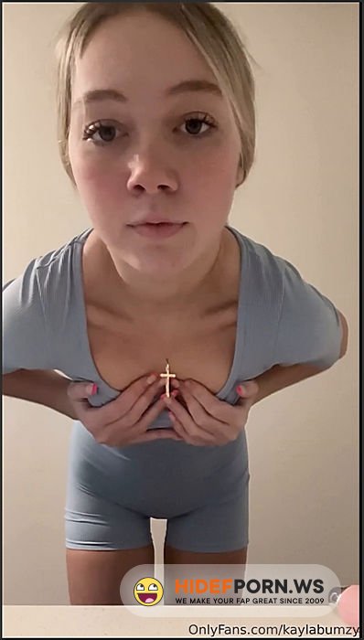 Onlyfans - Kayla Bumzy Squirting On Vibrator 1440p [SD 1440p] - 2025
