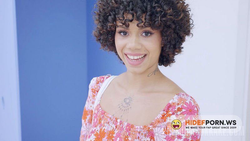 PremiumBukkake.com - Mih Ninfetinha #1 - Behind The Scenes [FullHD 1080p]