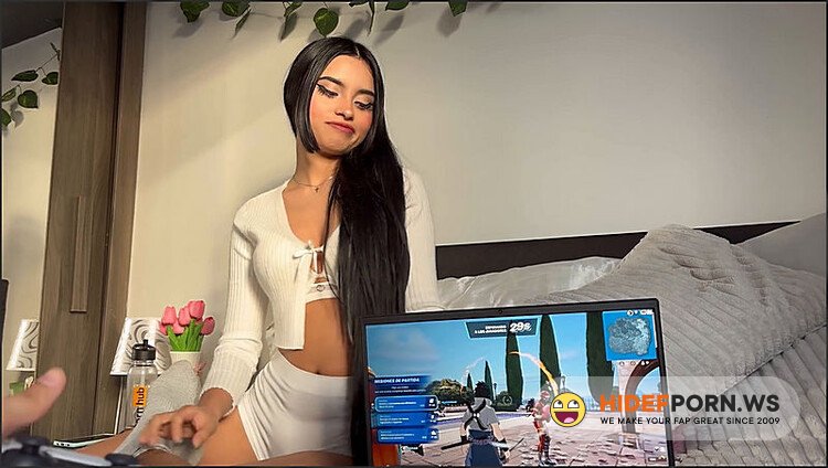 Nude Leaked - Ecoliere69 Sucks It While He Plays Fortnite 1080p [FullHD 1080p] - 2025