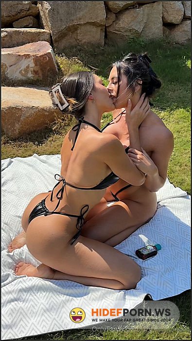 Caryn Beaumont @carynbeaumont  Outdoor G G With Alysha Davis [SD 1920p] - 2025